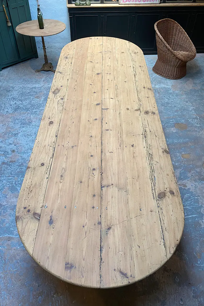 Grande table ovale en sapin Début XXème