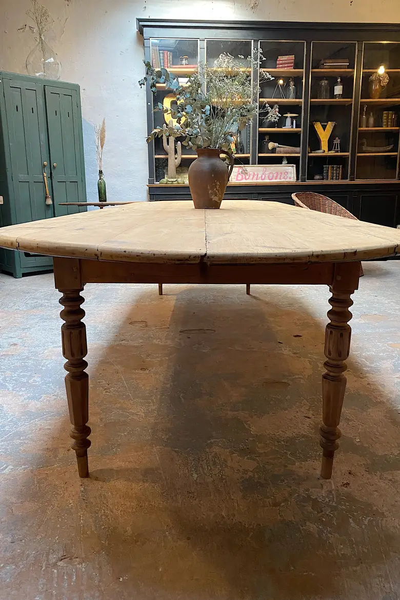 Grande table ovale en sapin Début XXème