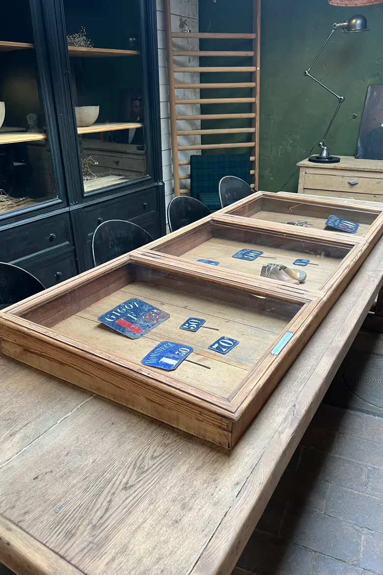 Grande vitrine de magasin à poser Début XXème