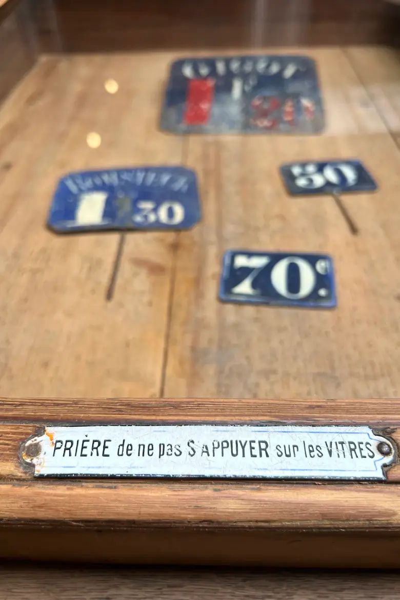 Grande vitrine de magasin à poser Début XXème