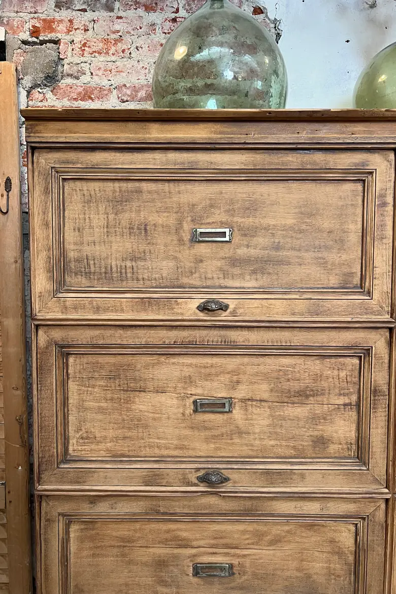 Imposant meuble de métier à clapets