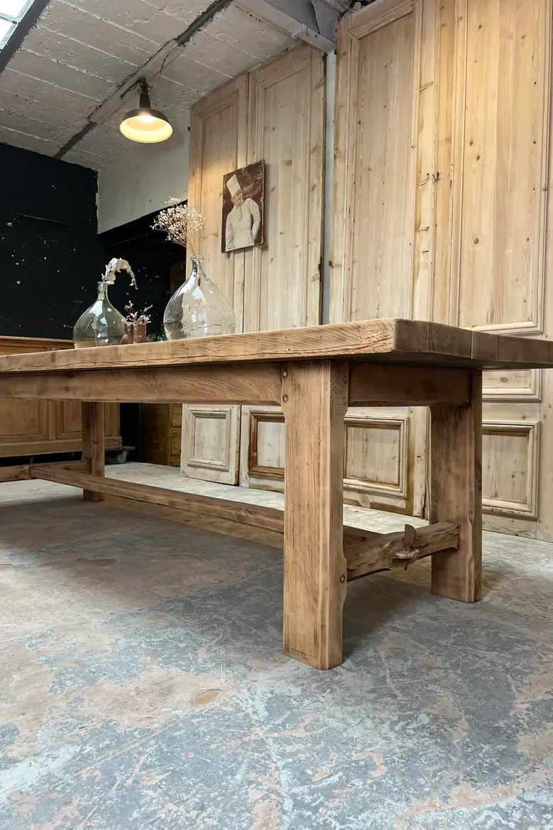 Imposante table en chêne
