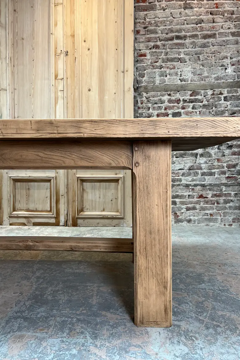 Imposante table en chêne