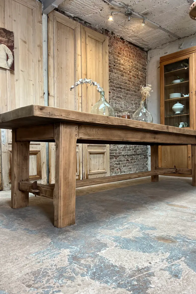 Imposante table en chêne