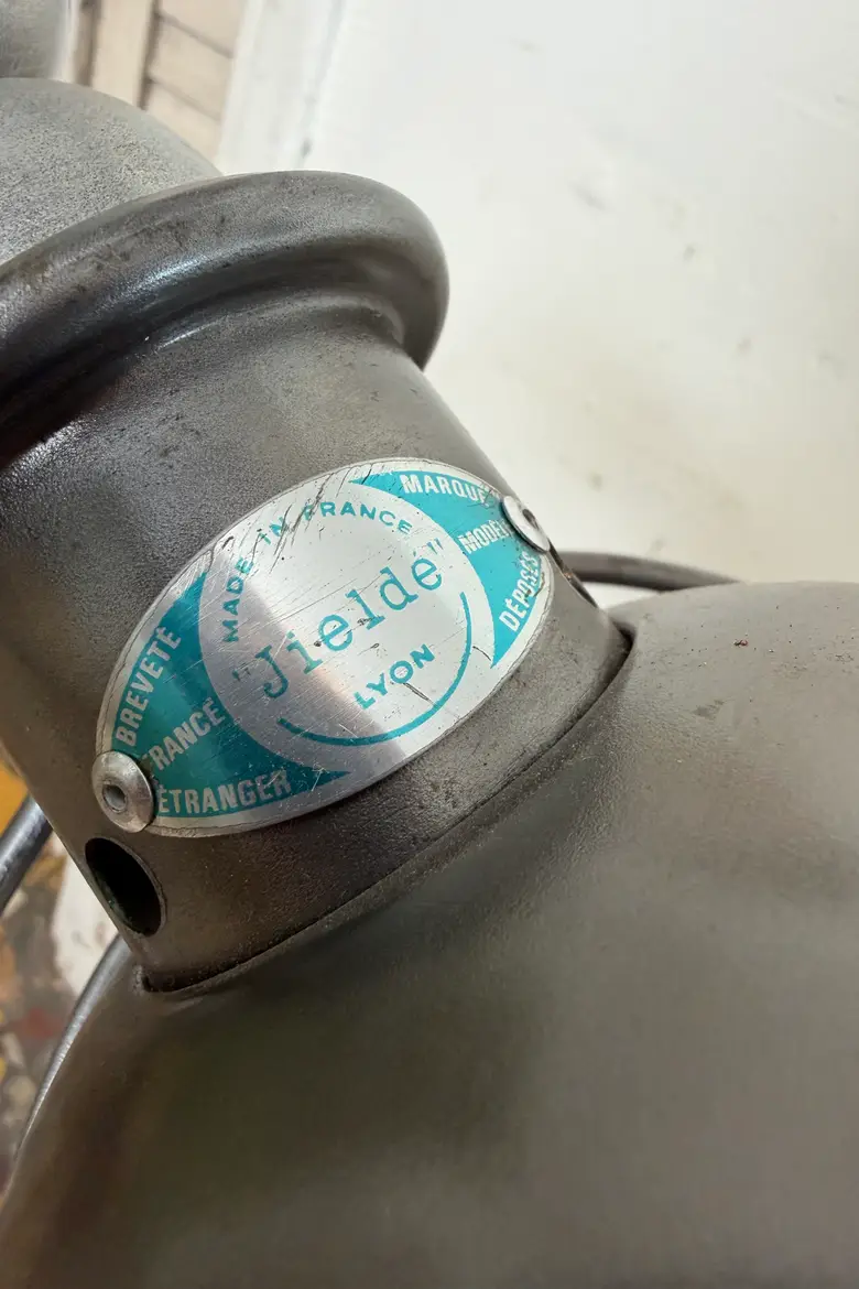 Lampadaire d’atelier Jieldé – Années 50