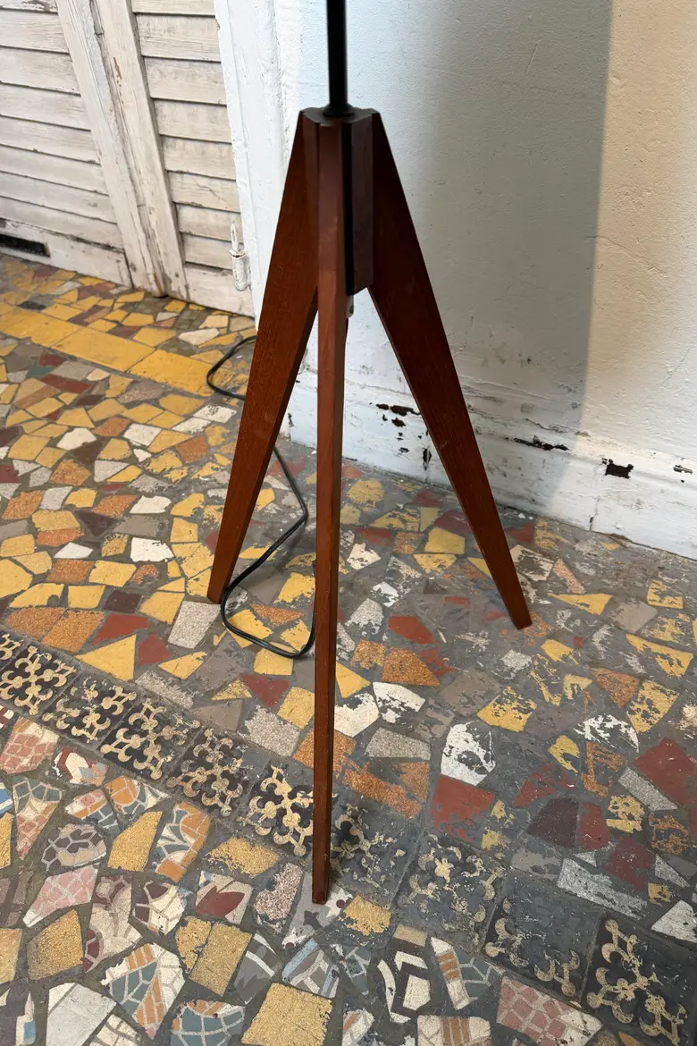 Lampadaire vintage fleuri