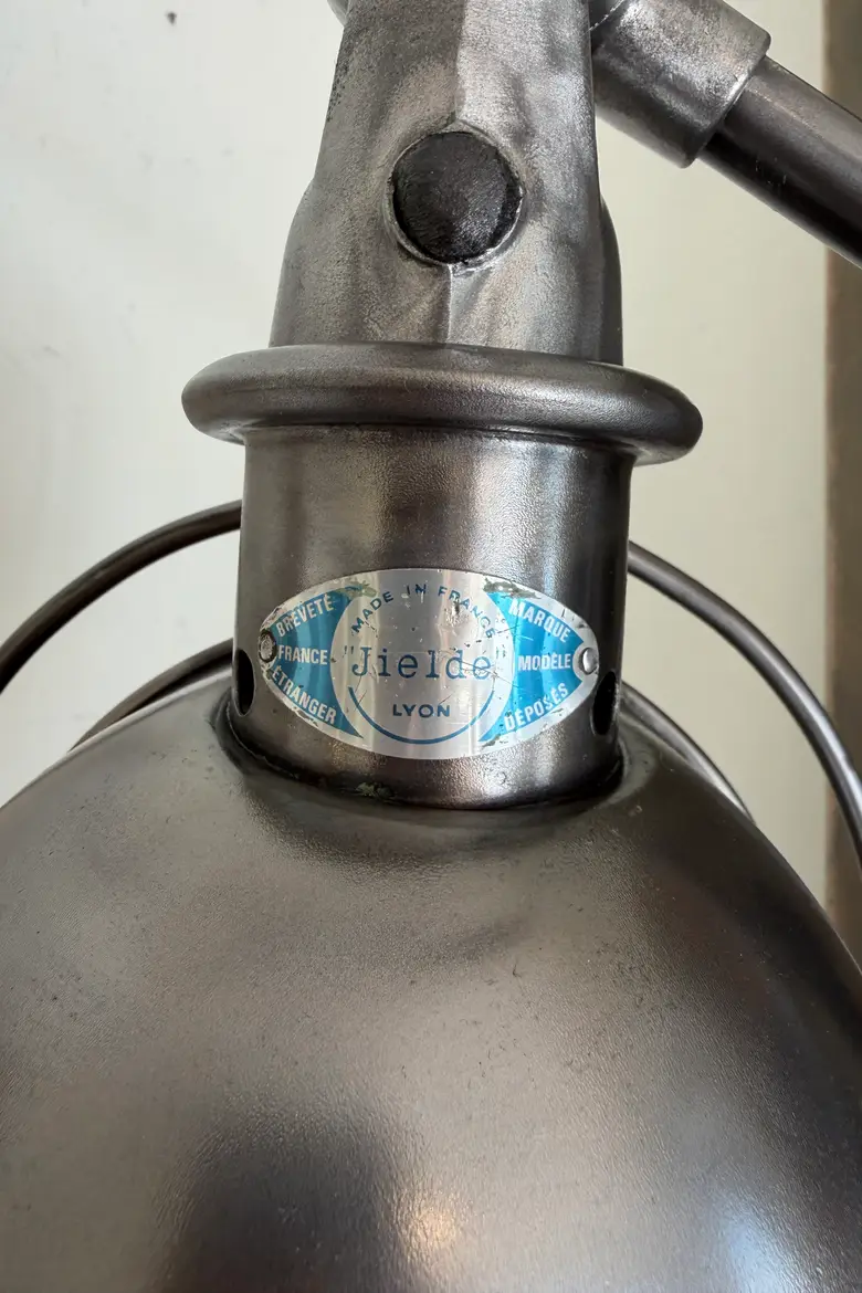 Lampe d’atelier Jieldé — années 50