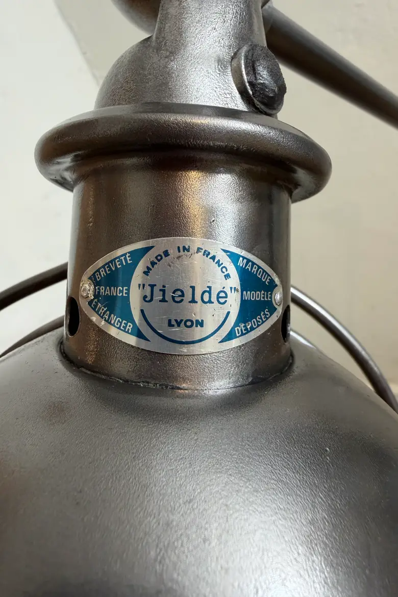 Lampe d’atelier Jieldé — années 50