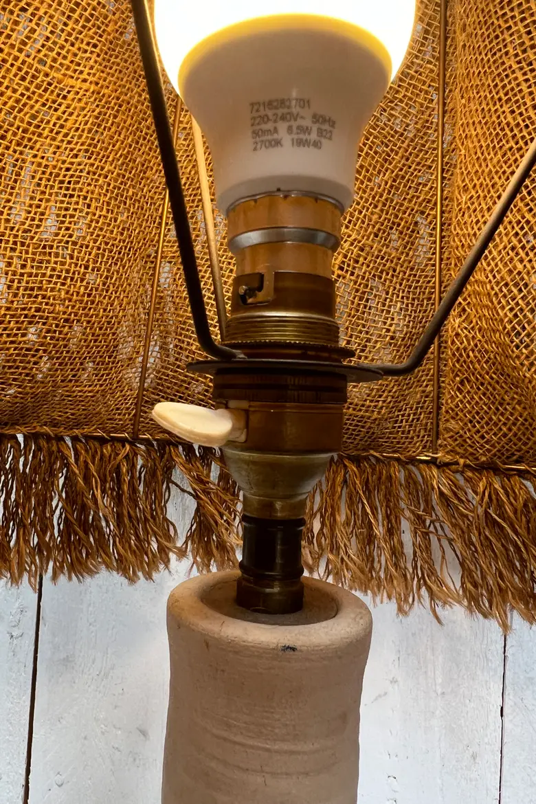 Lampe en céramique et corde