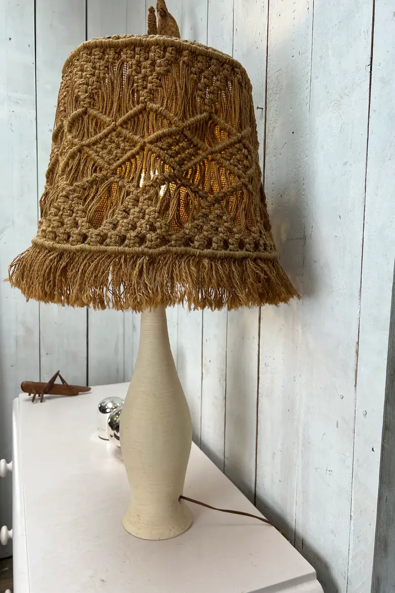Lampe en céramique et corde