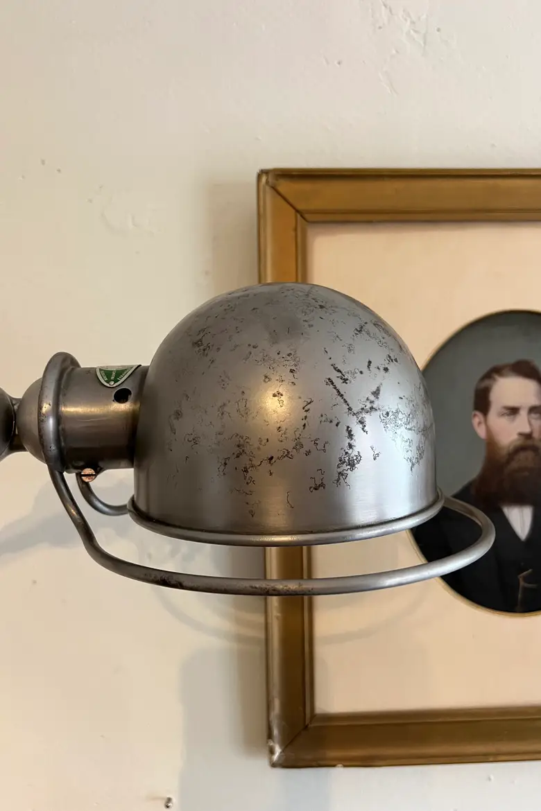 Lampe Jieldé 1950 sur socle en chêne