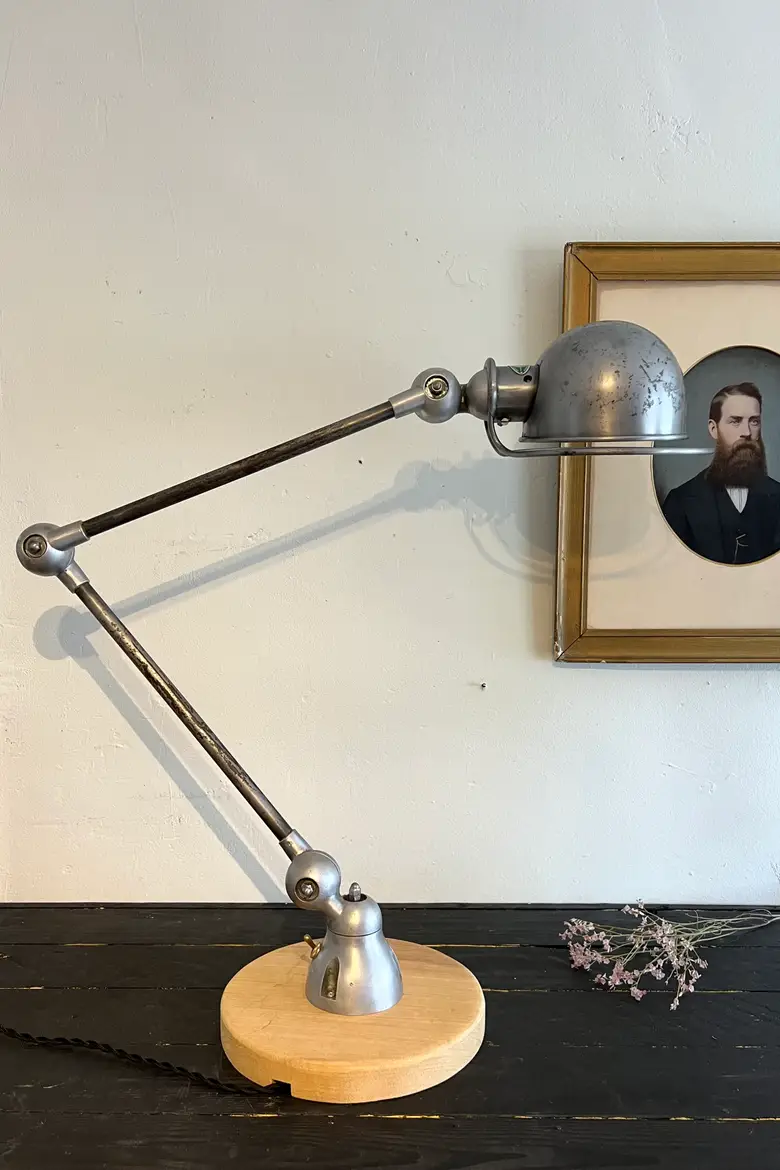 Lampe Jieldé 1950 sur socle en chêne