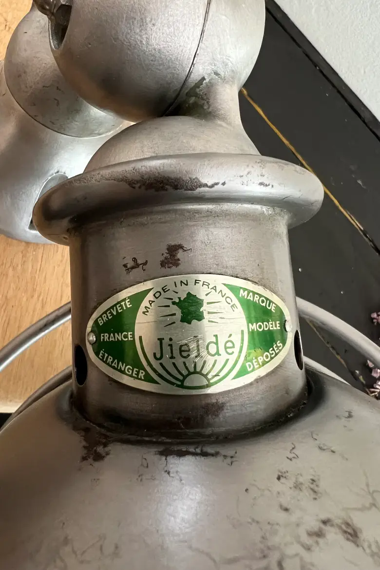 Lampe Jieldé 1950 sur socle en chêne