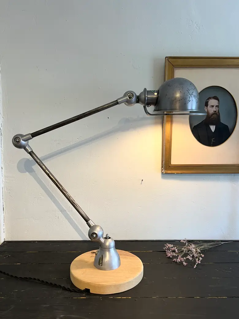 Lampe Jieldé 1950 sur socle en chêne