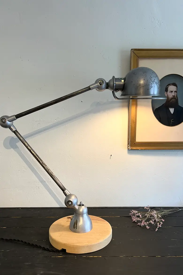 Lampe Jieldé 1950 sur socle en chêne