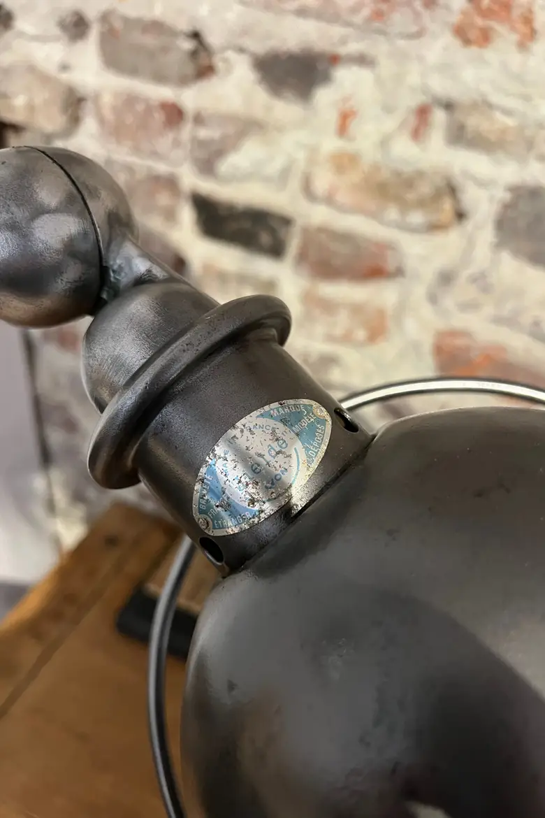 Lampe Jieldé sur étau 1950