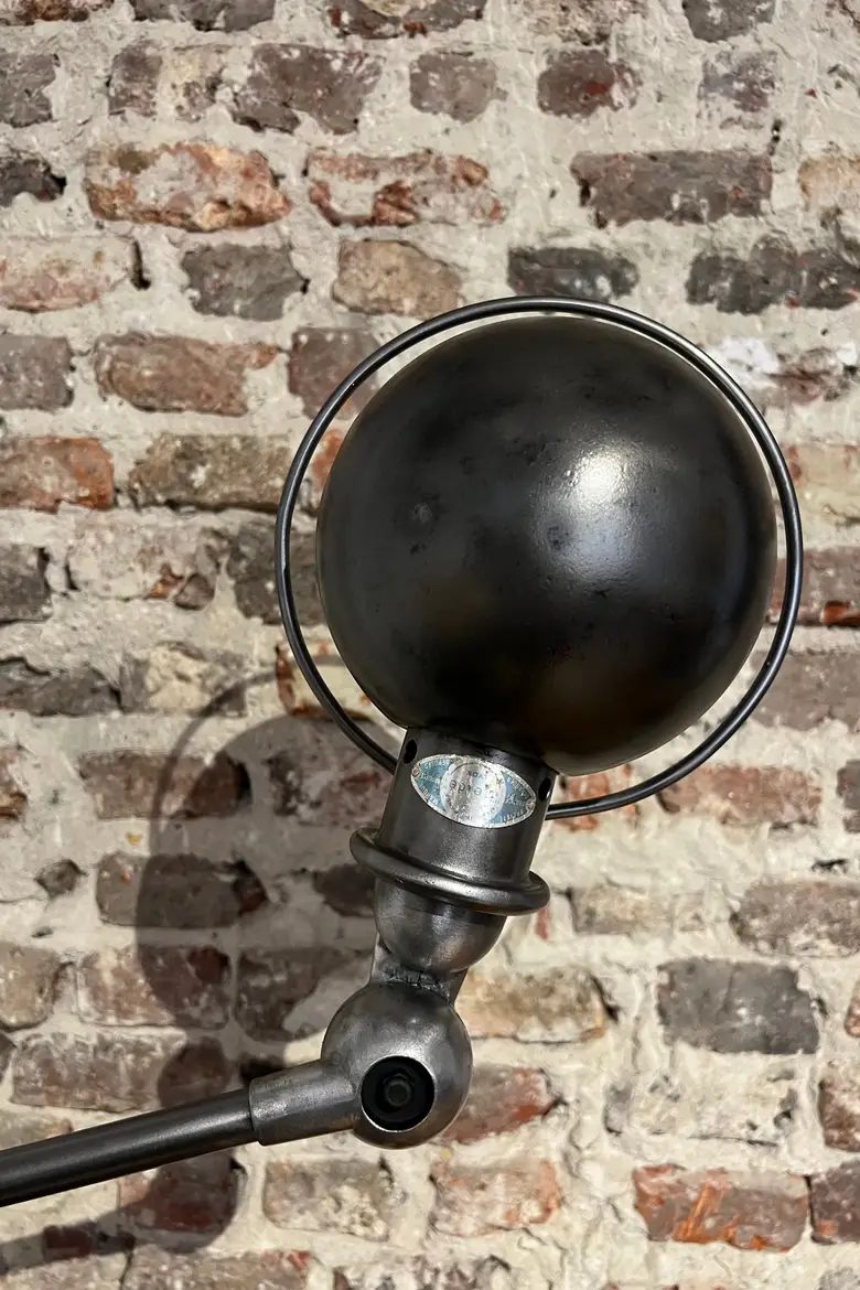 Lampe Jieldé sur étau 1950