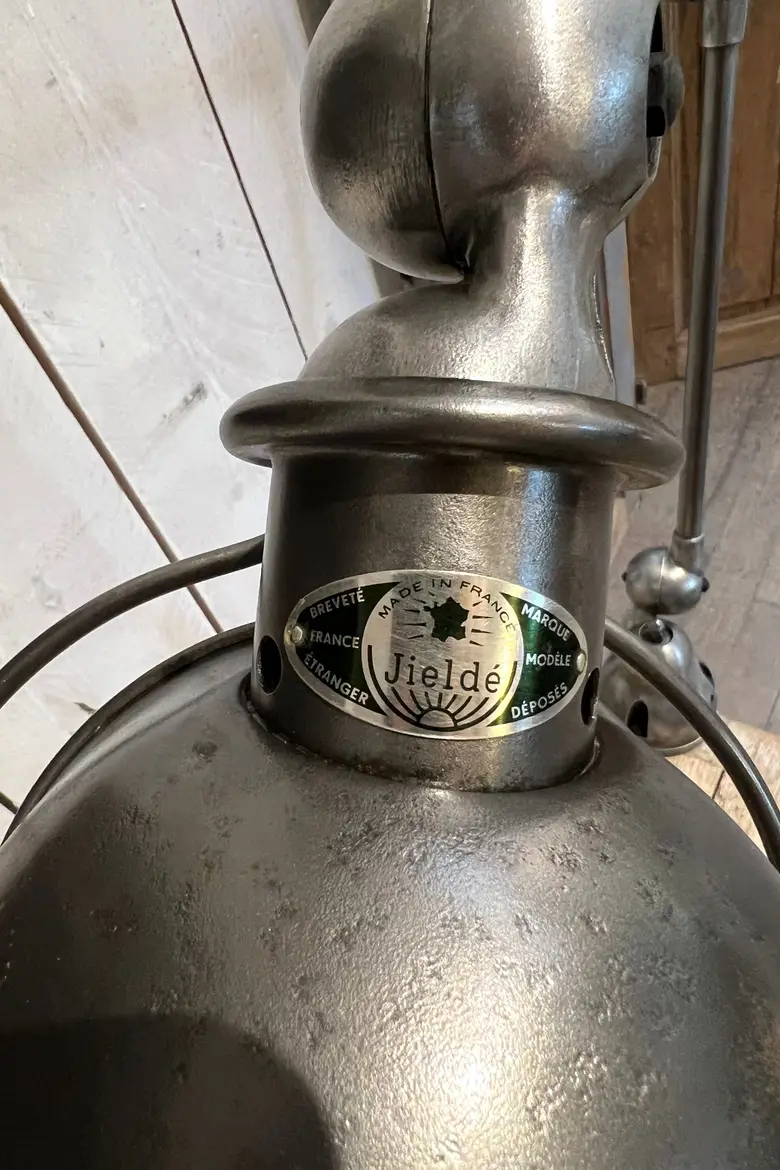 Lampe Jieldé sur étau 1950