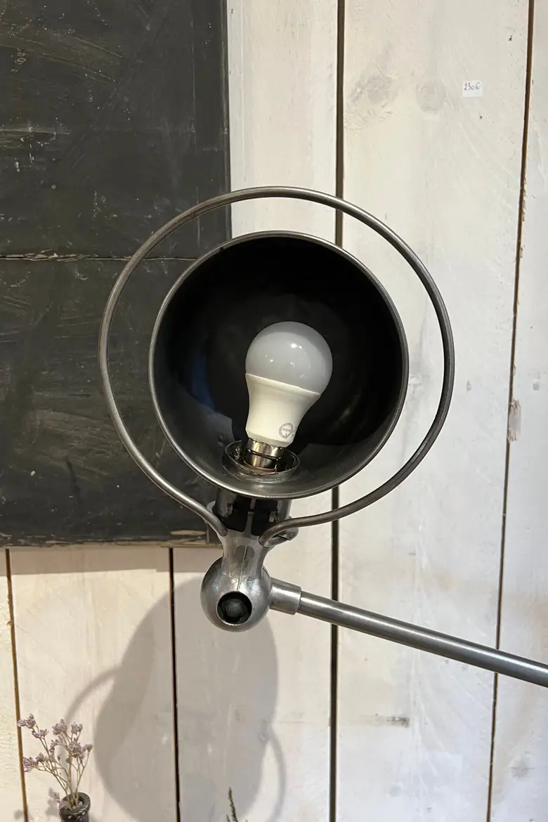 Lampe Jieldé sur étau 1950