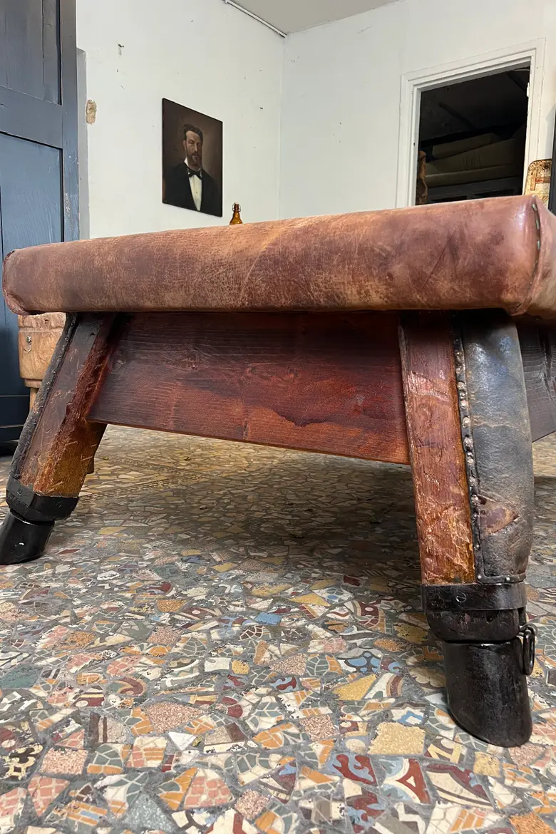 Large banc en cuir