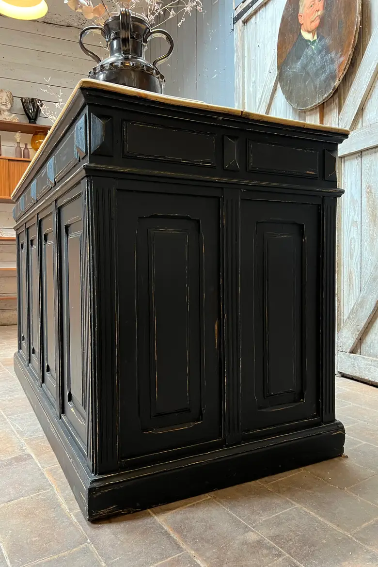 Large comptoir/îlot  central en sapin Début XXème