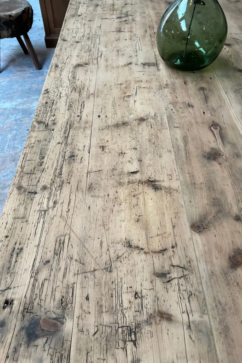 Large table en sapin Début XXème