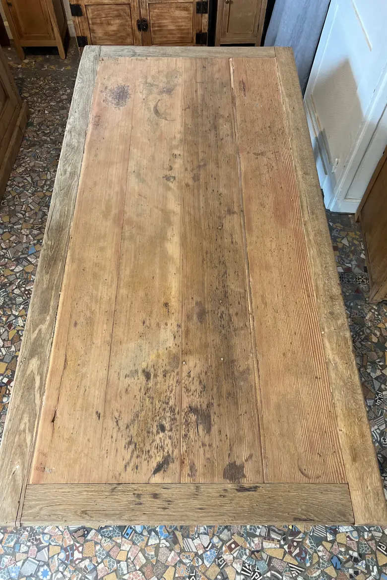 Large table en sapin