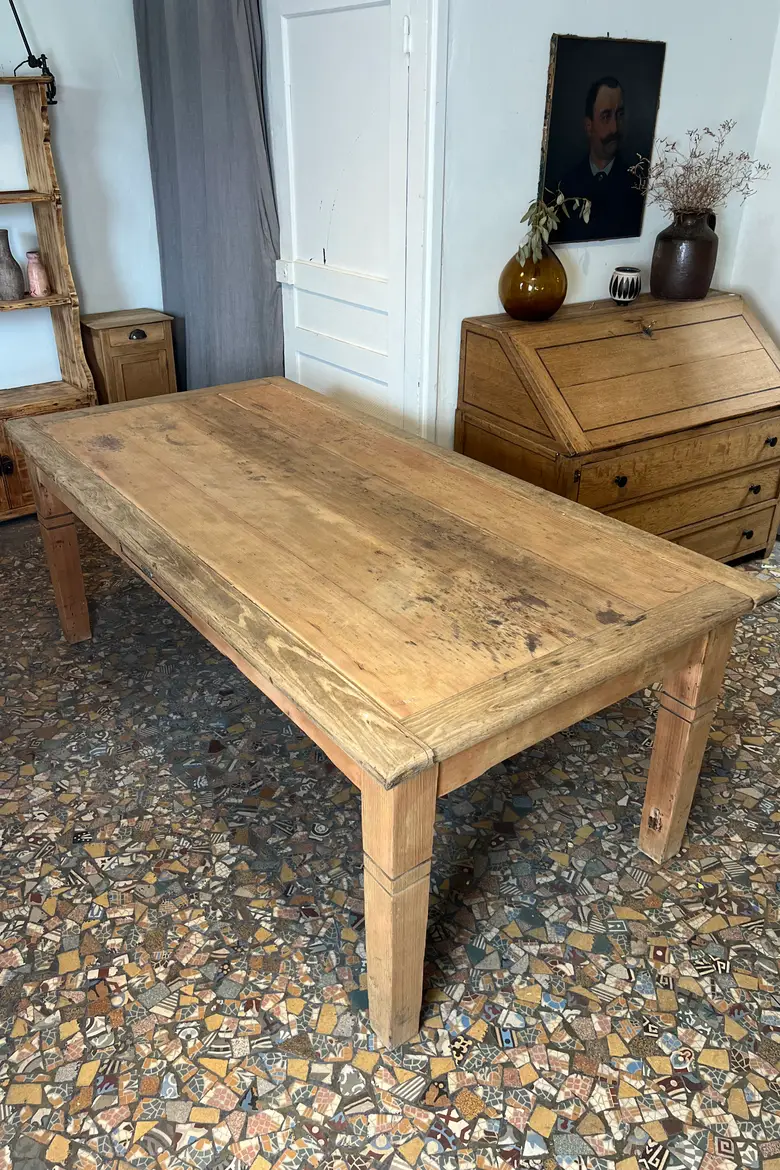 Large table en sapin