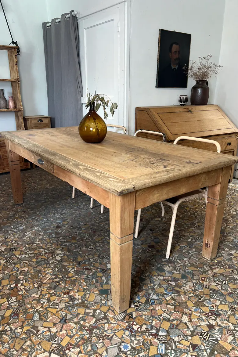 Large table en sapin