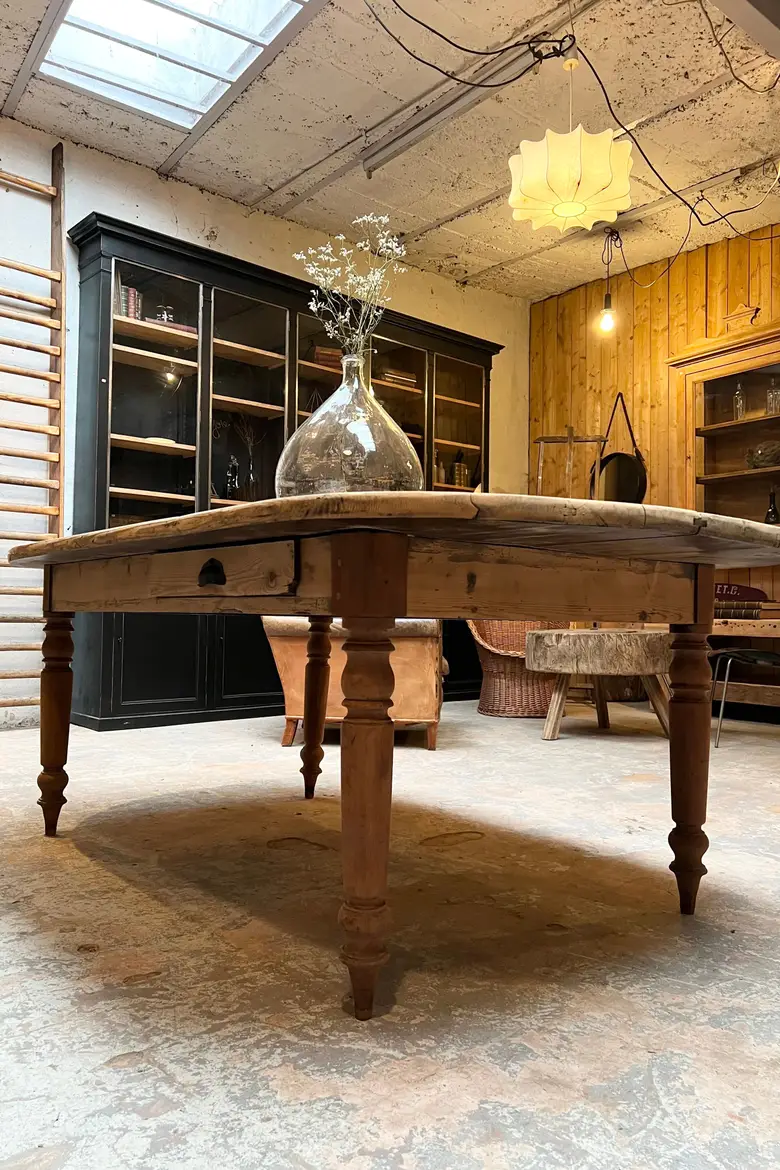 Large table ovale ancienne en sapin Début XXème
