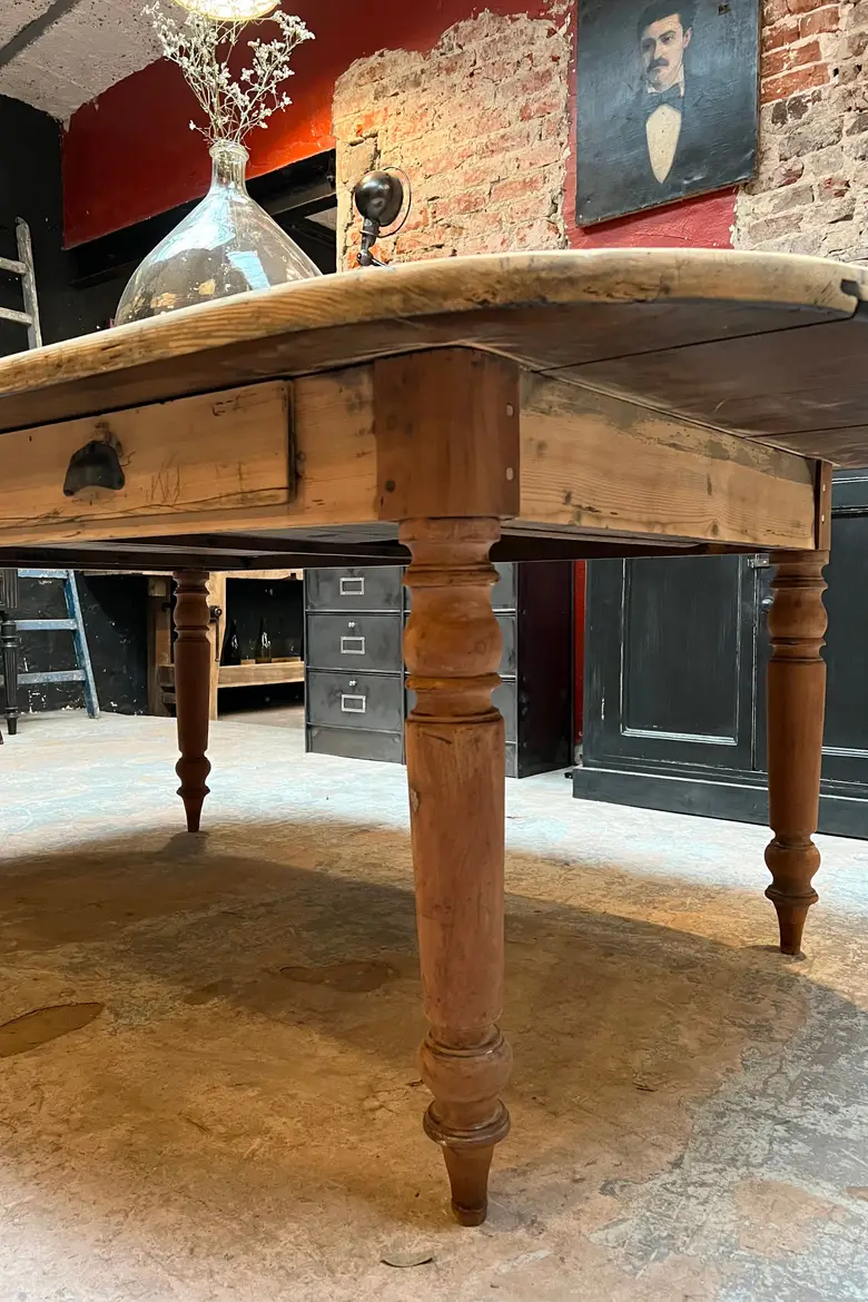 Large table ovale ancienne en sapin Début XXème