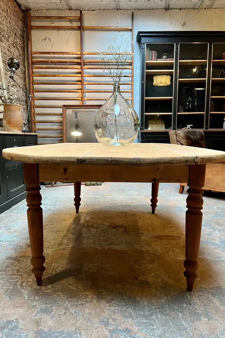 Large table ovale ancienne en sapin Début XXème