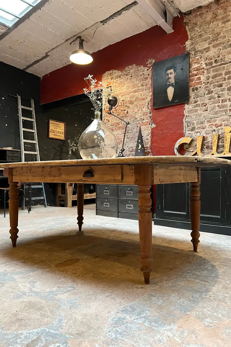 Large table ovale ancienne en sapin Début XXème