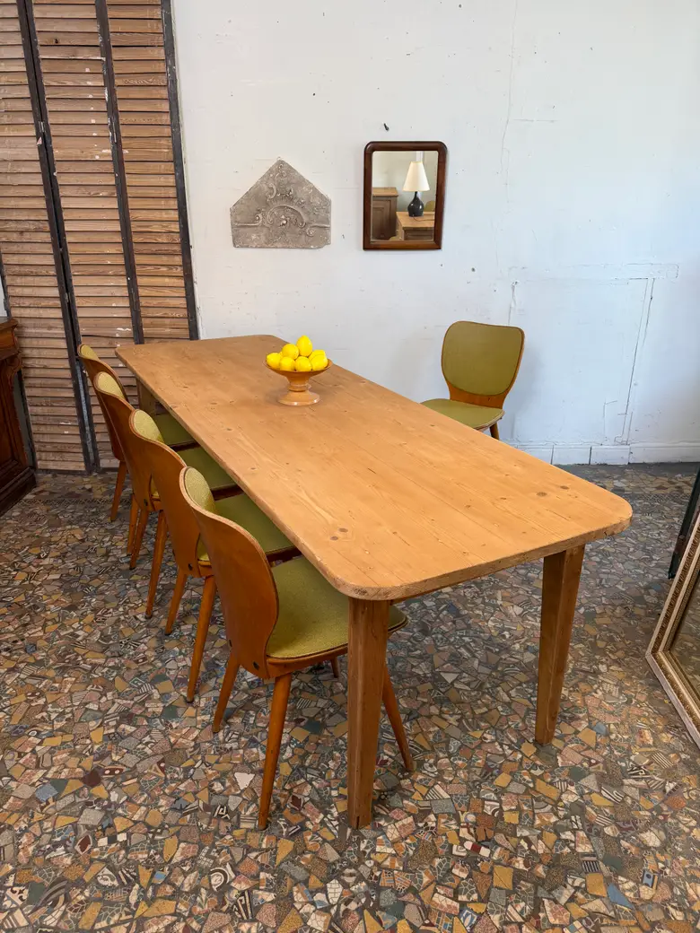 Longue table en sapin — Longue table en sapin