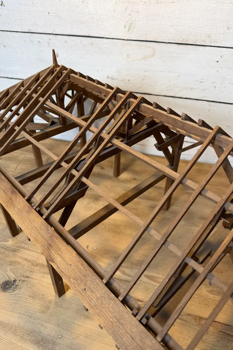 Maquette de charpente en sapin