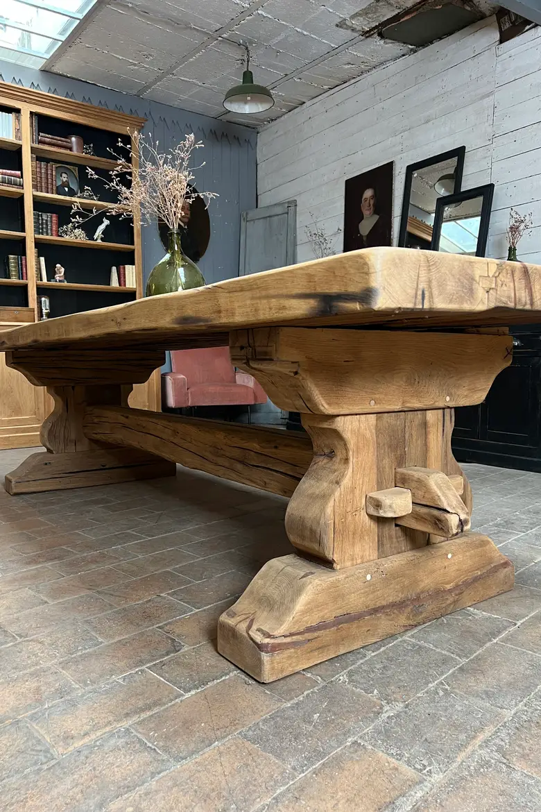 Massive table de monastère en chêne