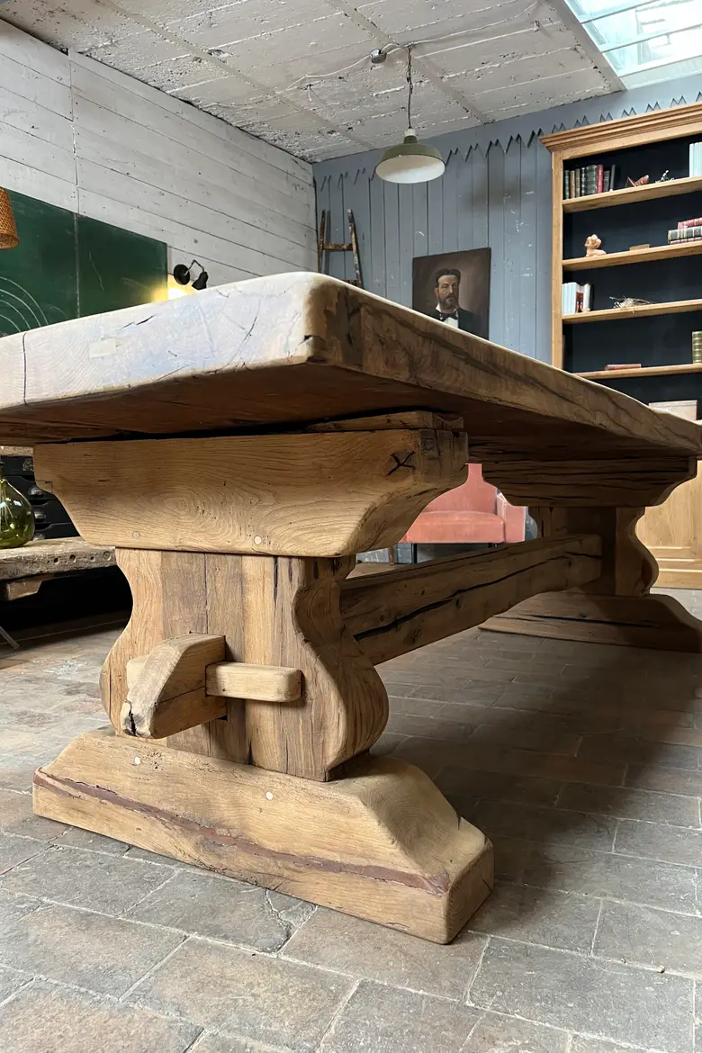 Massive table de monastère en chêne