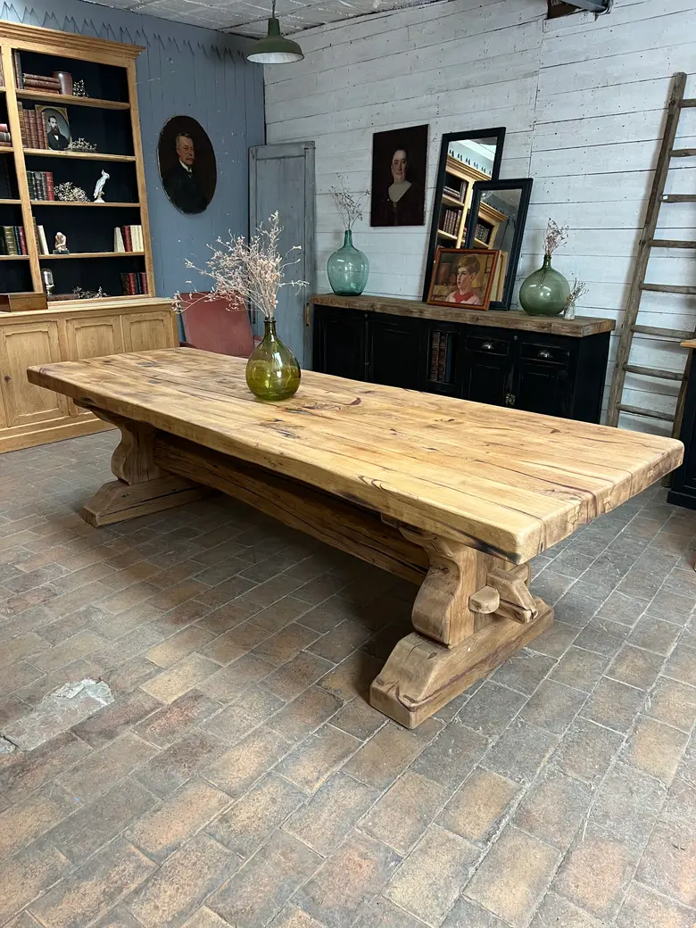 Massive table de monastère en chêne