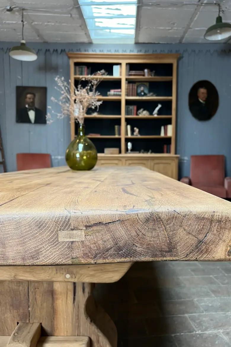 Massive table de monastère en chêne