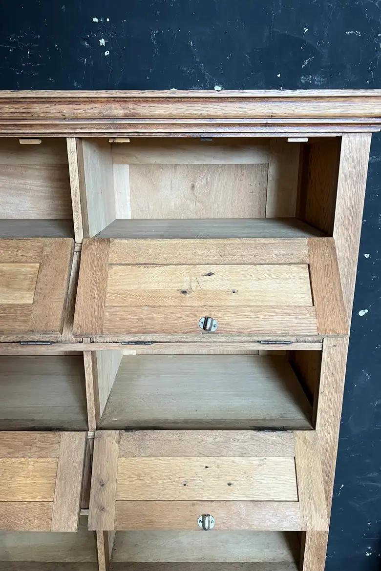 Meuble à clapets en chêne