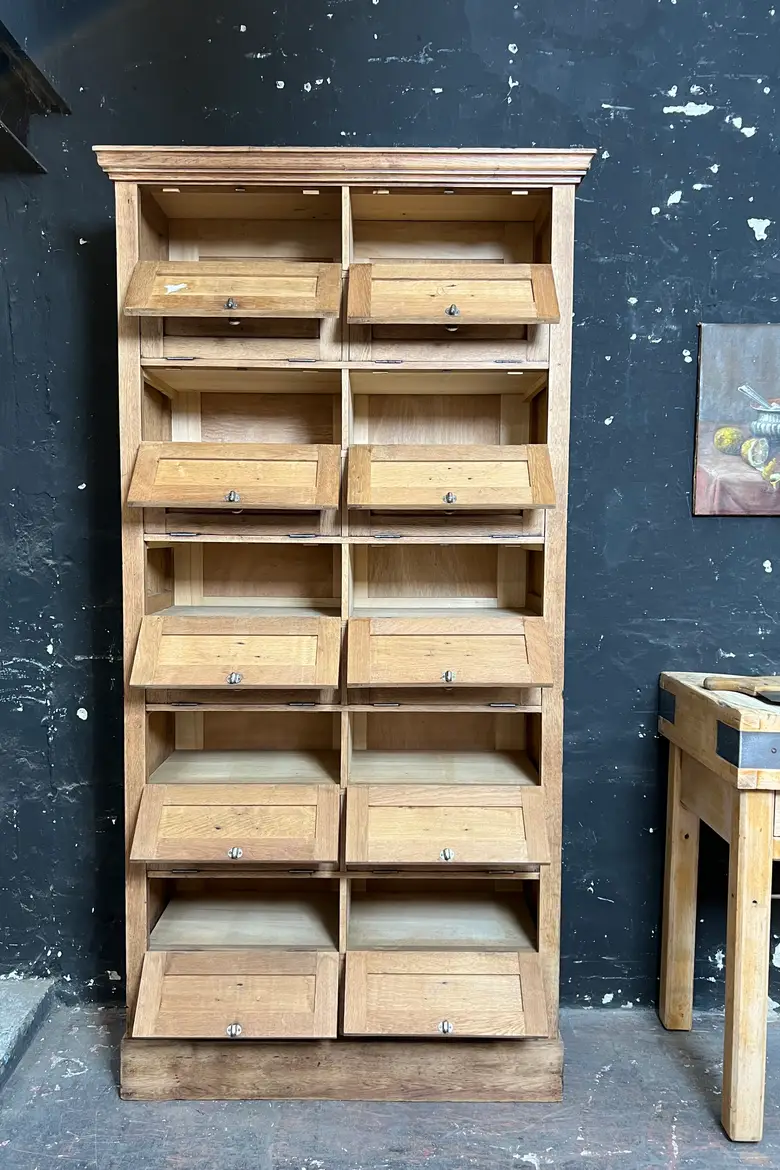 Meuble à clapets en chêne