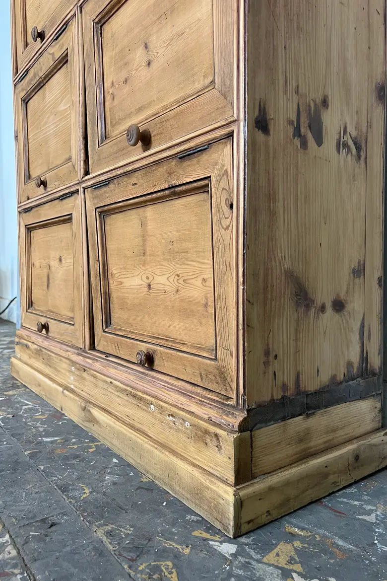 Meuble à clapets en sapin Début XXème