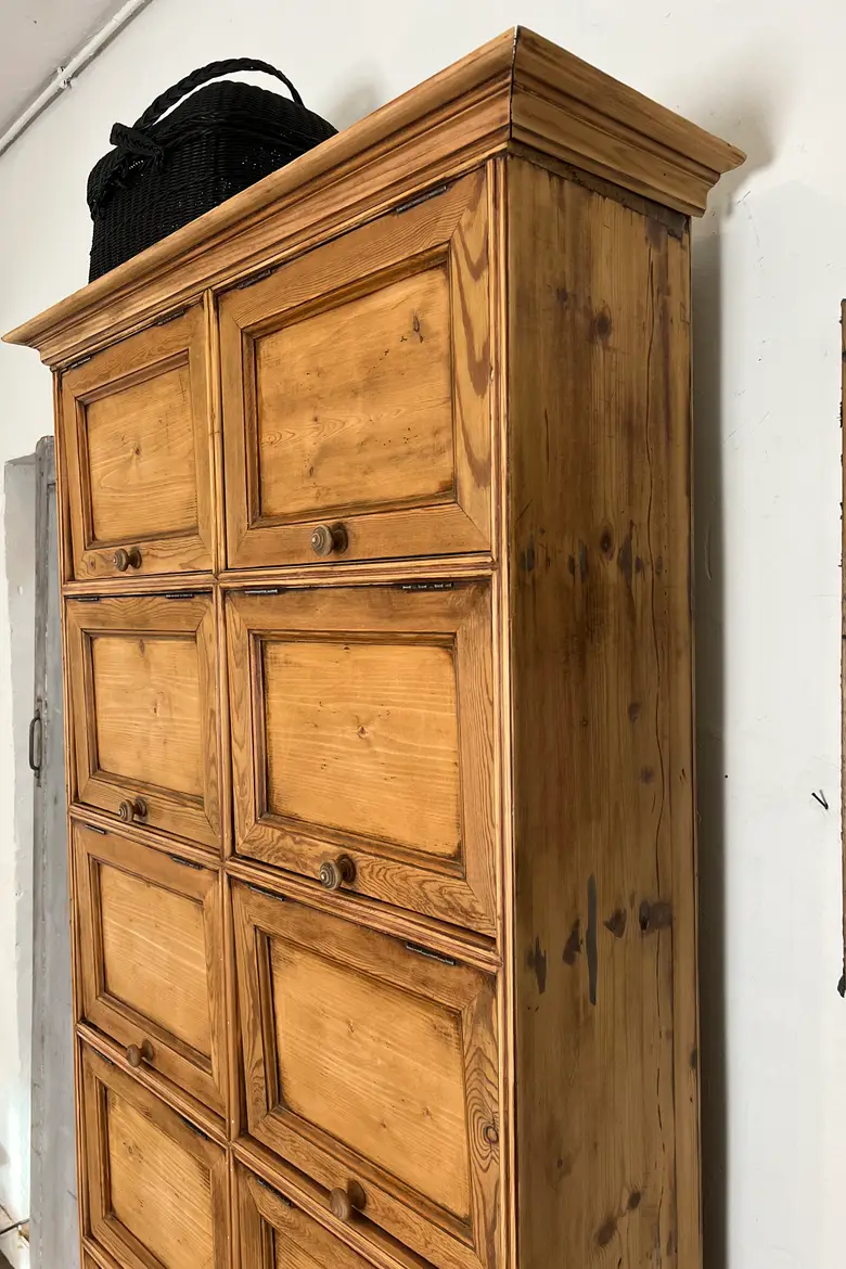 Meuble à clapets en sapin Début XXème