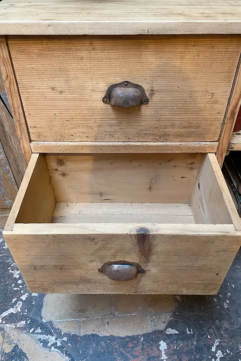 Meuble à tiroirs en sapin Début XXème