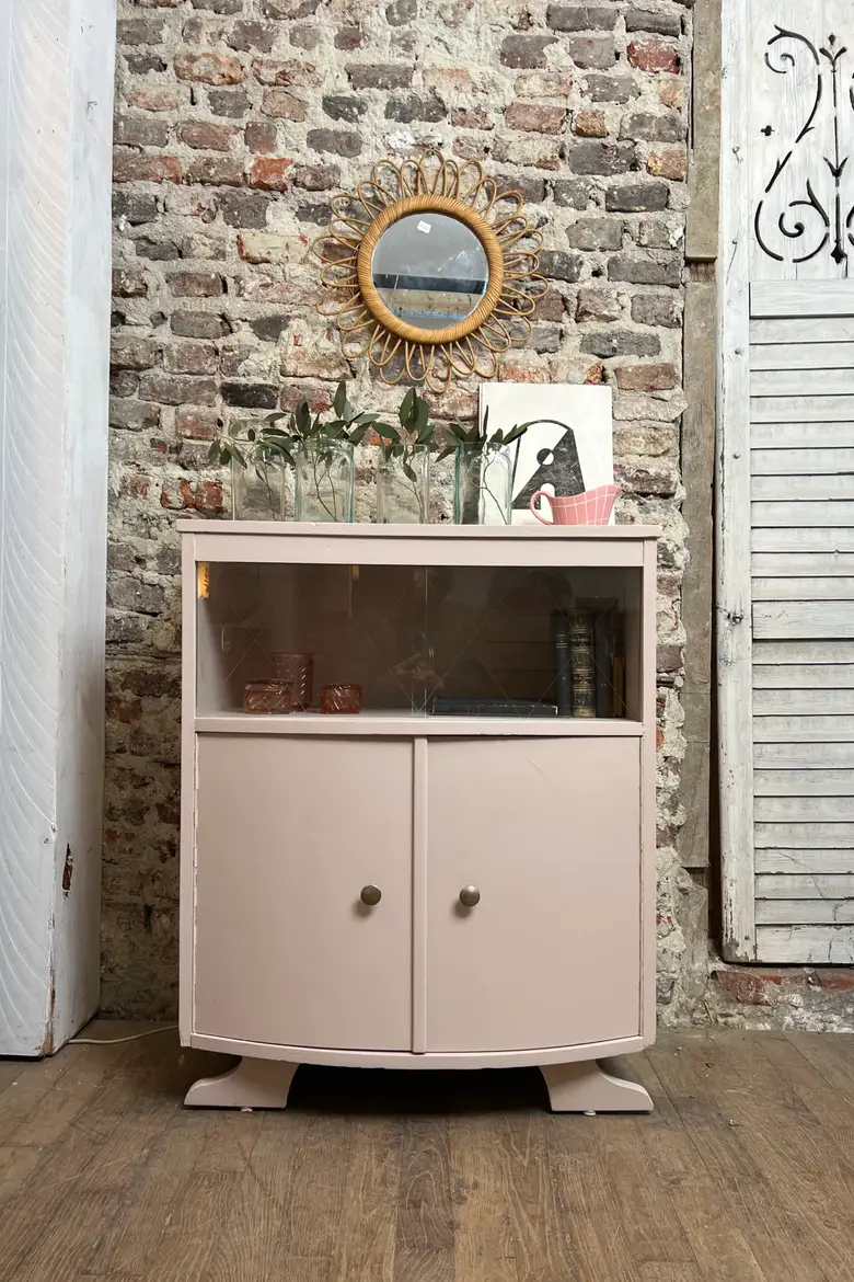 Meuble art déco peint en rose