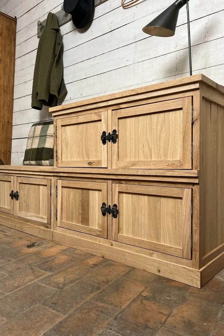 Meuble asymétrique en chêne
