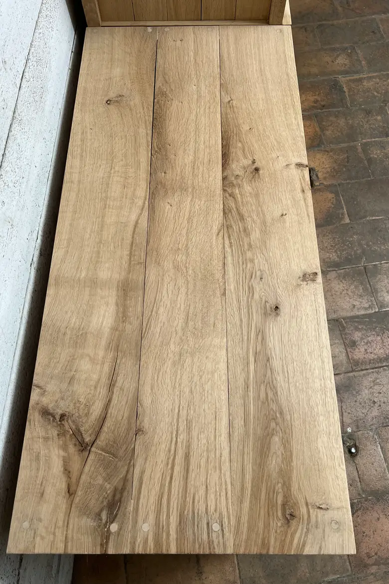 Meuble asymétrique en chêne