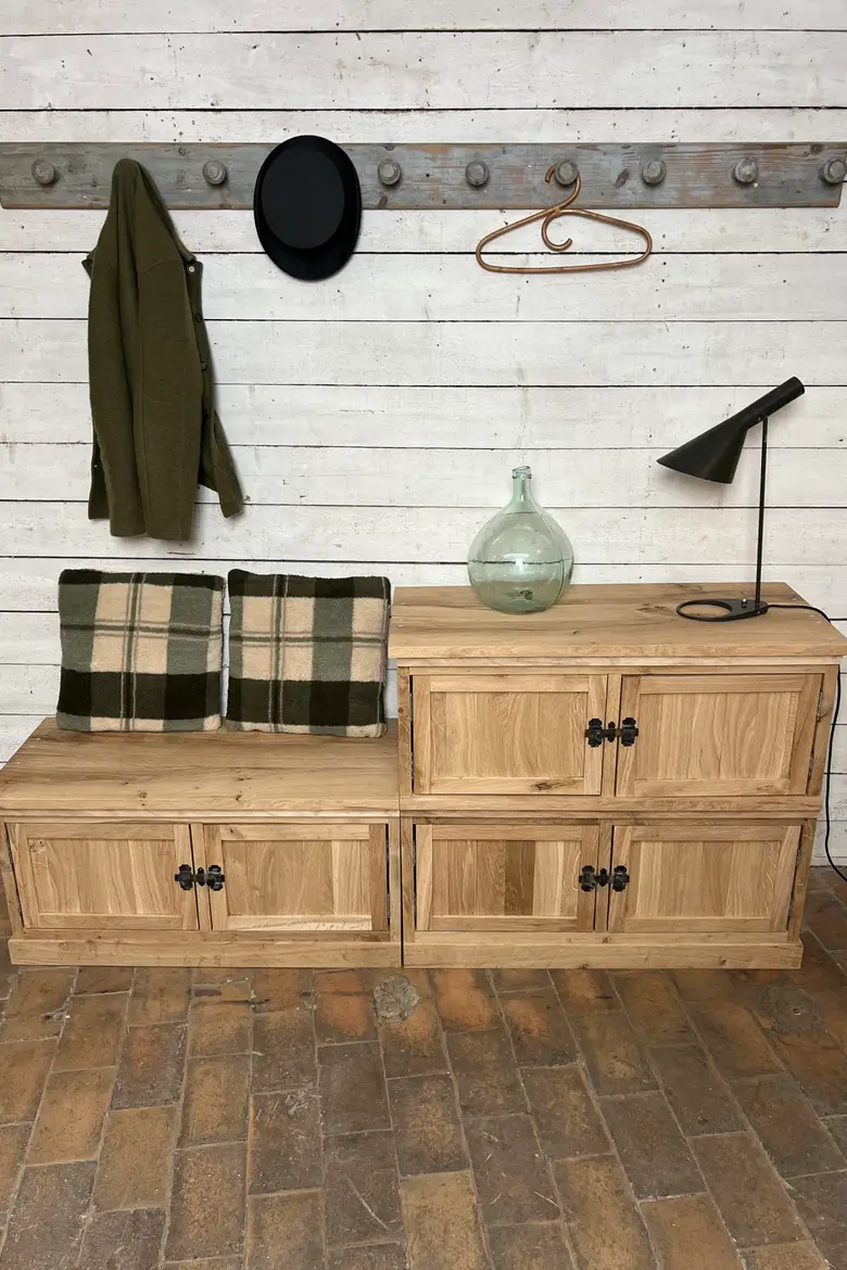 Meuble asymétrique en chêne