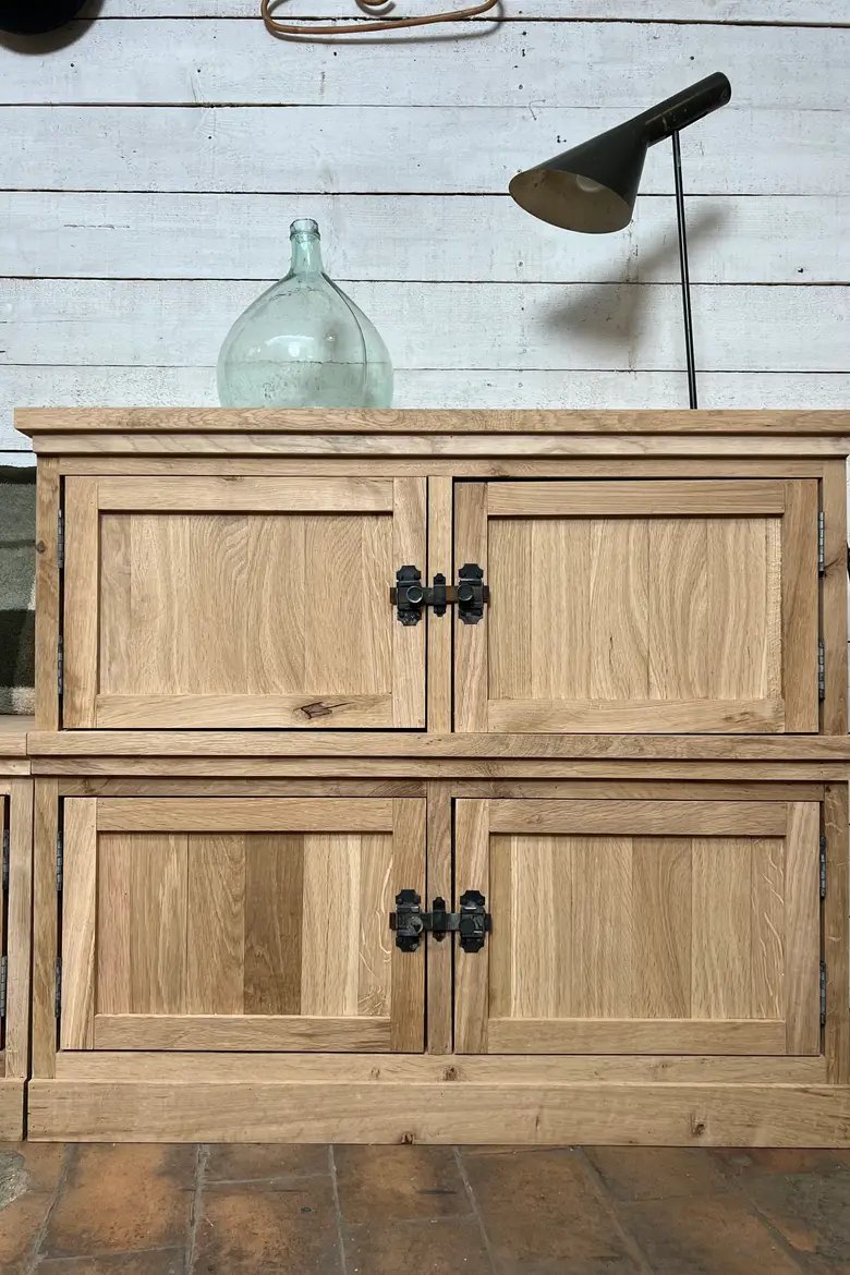 Meuble asymétrique en chêne