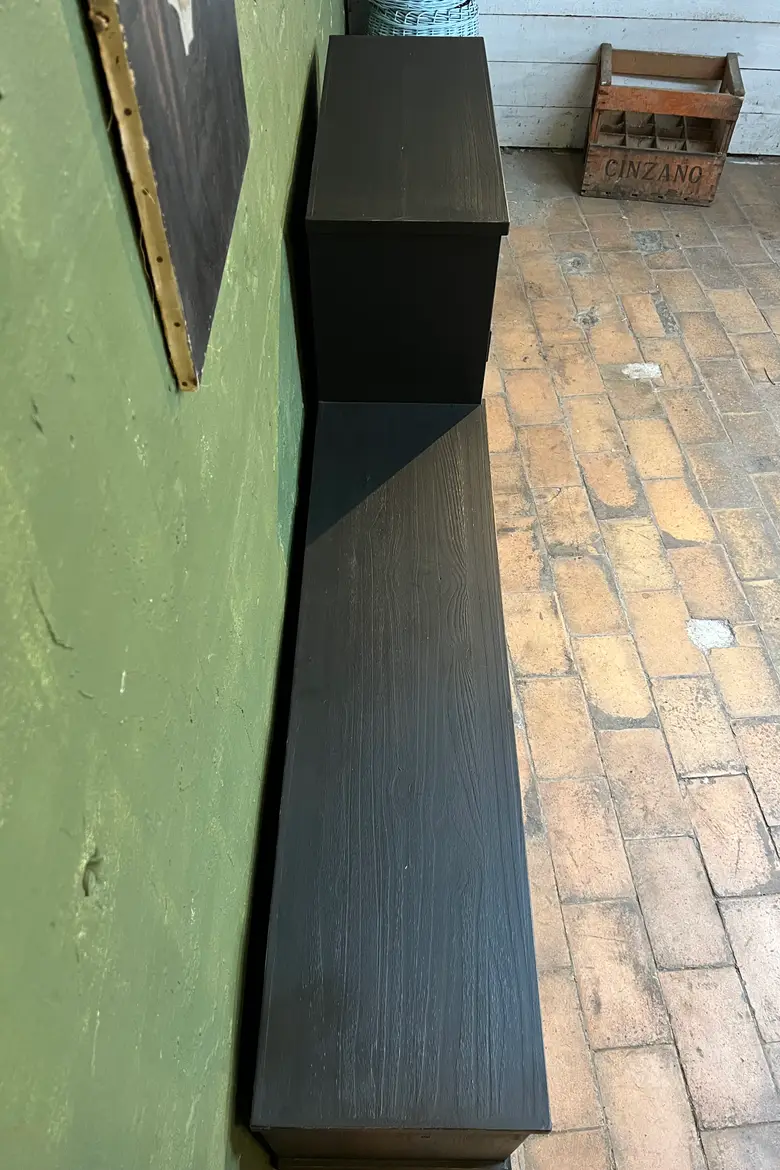 Meuble banc asymétrique